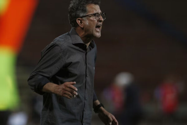 Juan Carlos Osorio propone su colaboración como asistente técnico de Néstor Lorenzo en la Selección con salario simbólico
