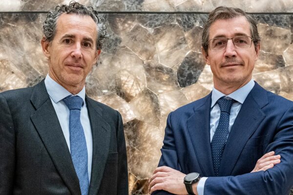 Azvalor advierte sobre la sobrevaluación del mercado y señala oportunidades de inversión potenciales.