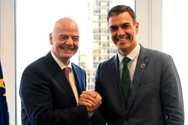 La contienda por la presidencia de la FIFA se intensifica en medio de la crisis actual contra Infantino