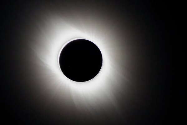 Eclipse solar total del 12 de agosto: guía completa para disfrutarlo al máximo y consejos para evitar inconvenientes