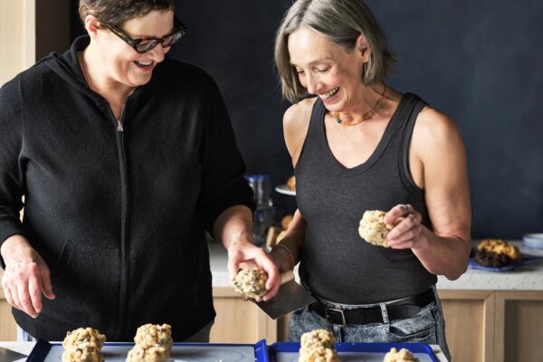 Levain Bakery lanza una colaboración con Crate & Barrel para satisfacer todas tus necesidades de galletas