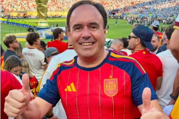 Una organización presenta demanda contra Pérez Llorca ante el TSJ por la invitación de la Federación de Fútbol a la final del Mundial