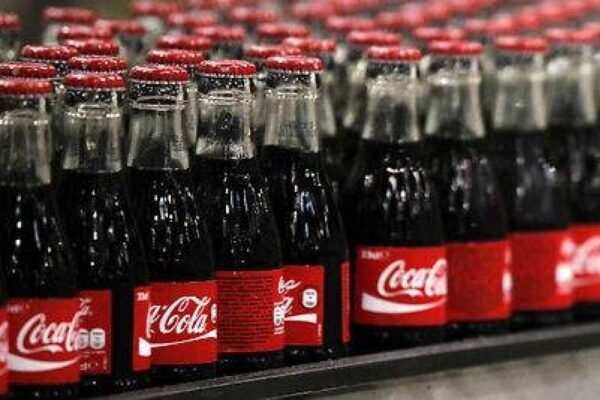 Coca-Cola Europacific Partners incrementa sus ganancias en un 6% hasta junio y reafirma sus proyecciones para 2026.