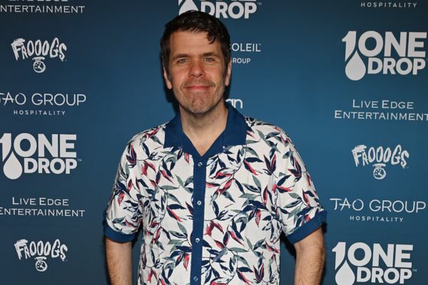 Bloguero Pérez Hilton es hospitalizado tras incidentes durante una transmisión en vivo en EE. UU.
