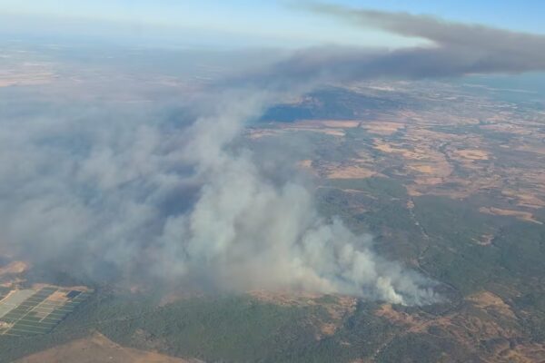 Emergencia en Huelva: incendio en Niebla provoca el desalojo de dos aldeas