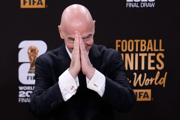 Infantino convoca reunión urgente con directivos de FIFA en Rabat