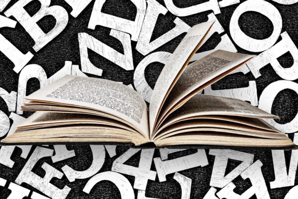 Estudio revela por qué los usuarios prefieren las historias generadas por inteligencia artificial frente a la escritura humana.