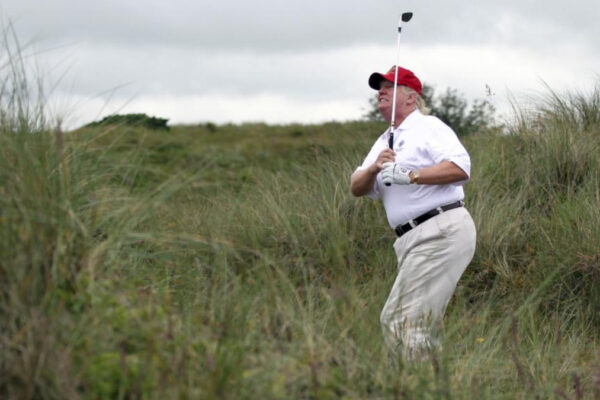 Detienen a un hombre armado en el club de golf de Los Ángeles: se investiga un posible intento de asesinato contra Donald Trump.