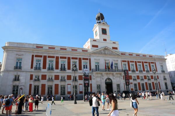 El Gobierno de Ayuso aprueba la reforma de la sede relacionada con la polémica compra del ático en Madrid