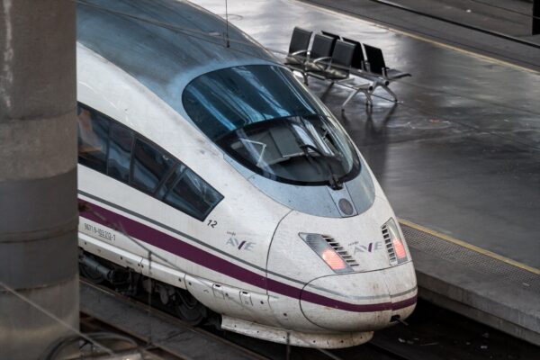 Disminución del 15% en el tráfico de pasajeros hasta junio: un desafío para el sector transporte