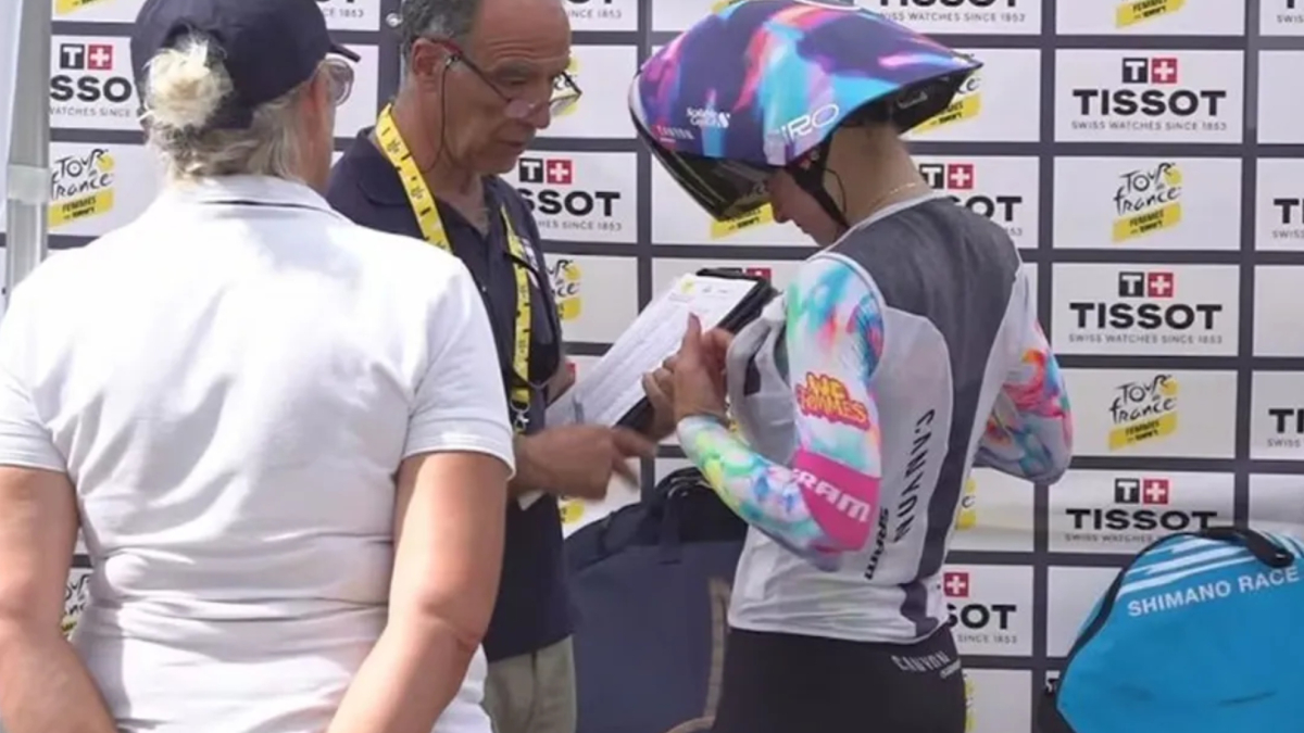 Reacciones tras la controversia de los 'sujetadores tramposos' en la crono del Tour: "Todo es absurdo"