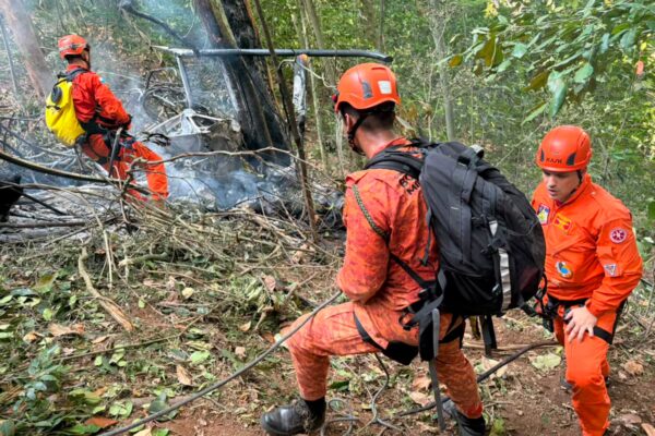 Tragedia en la selva de Río de Janeiro: helicóptero se estrella y causa cuatro fallecidos.