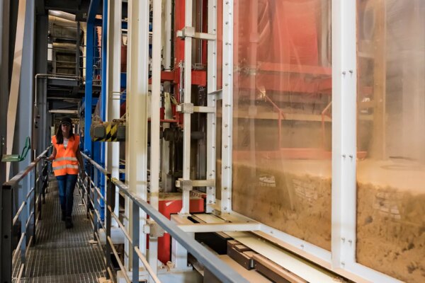 Saint-Gobain y AGC se unen para construir el horno eléctrico más grande del planeta