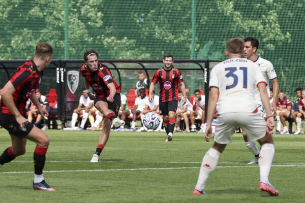 El Bournemouth desata una contundente victoria sobre De Rossi y su equipo Genoa