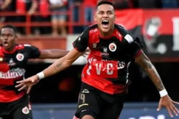 Jaime Peralta enfrenta cargos por incitar a la afición y agredir a un empleado