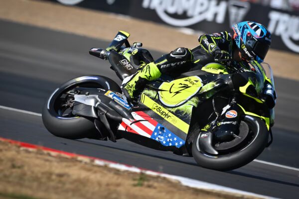 Raúl Fernández se consagra con la victoria de Aprilia en el Gran Premio de Gran Bretaña