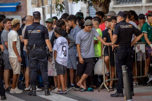 Crisis migratoria en Ceuta: Italia critica la respuesta de Sánchez ante el control de fronteras