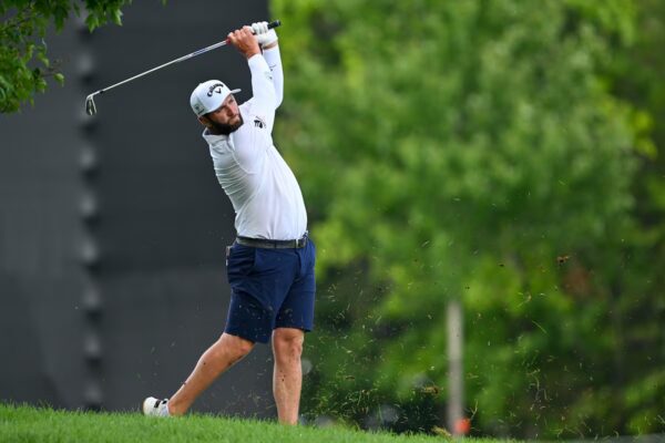 Jon Rahm: Triple Campeón de LIV Golf Afrontando Desafíos y Controversias