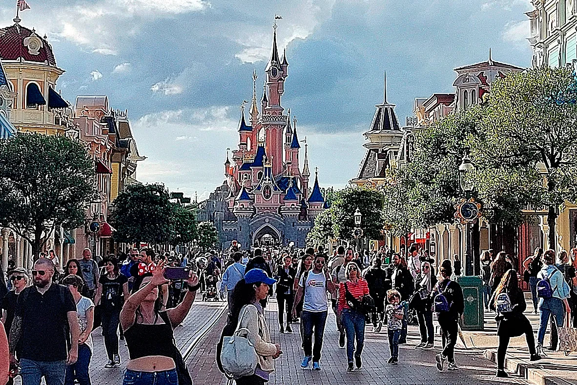 Las razones detrás de la adquisición de Fox por parte de Disney: un cambio trascendental en Hollywood