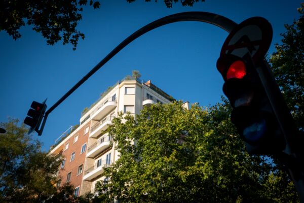 Dividendo de 1,2 millones: ¿Errores en las cuentas de la pareja de Ayuso?