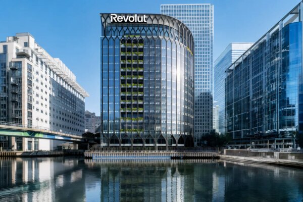 Revolut obtiene licencia bancaria en Francia y se expande hacia el mercado español
