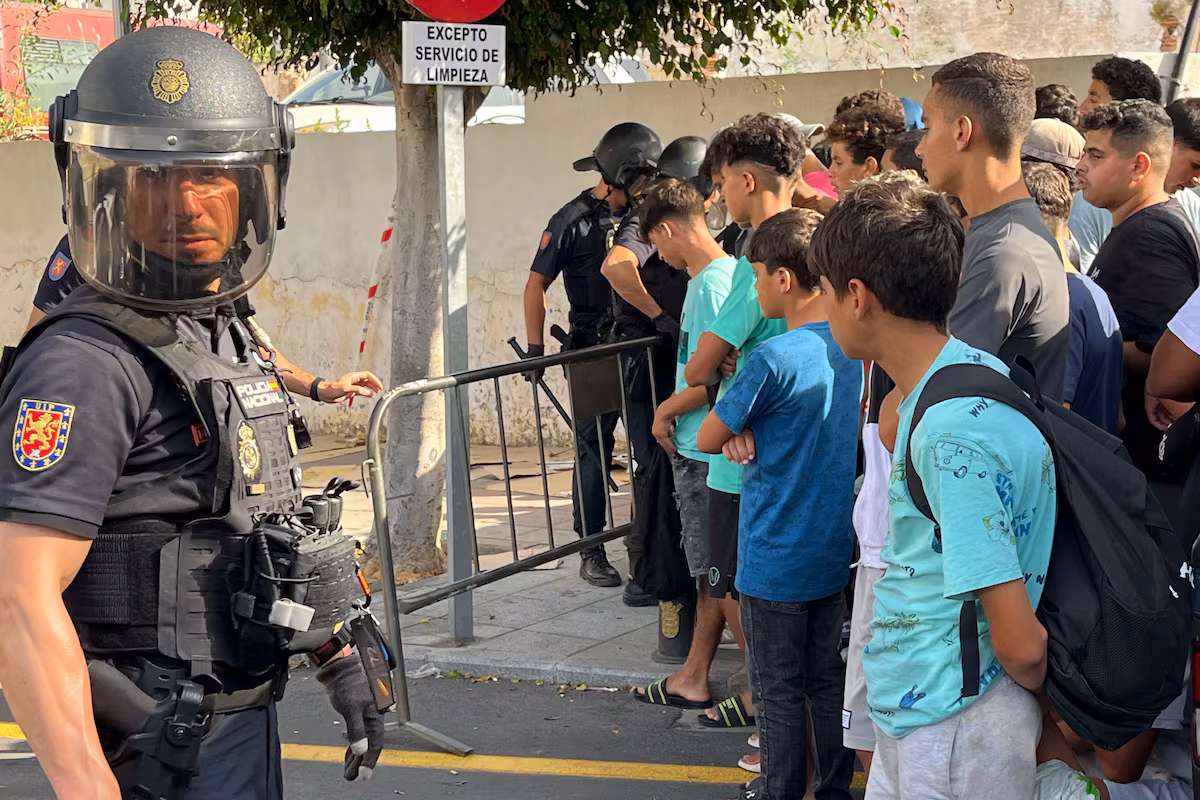 Inmigración en Ceuta: Italia y Dinamarca exigen medidas contra el flujo descontrolado y proponen centros de deportación