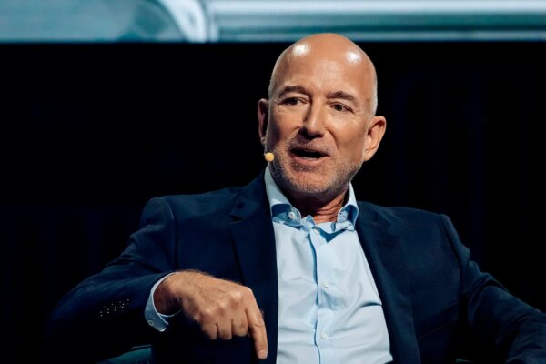 Jeff Bezos muestra interés en adquirir el Liverpool F.C.
