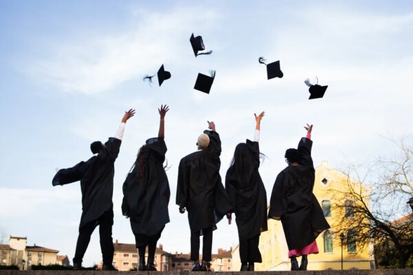 Los Mejores Estados de EE. UU. para Nuevos Graduados Universitarios: Oportunidades Laborales y Sueldos Competitivos