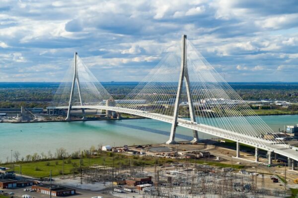 Inauguran el puente más extenso de América del Norte entre Estados Unidos y Canadá