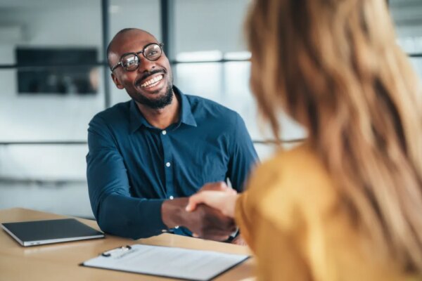 Consejos de un CEO para enfrentar retos en el mercado laboral actual