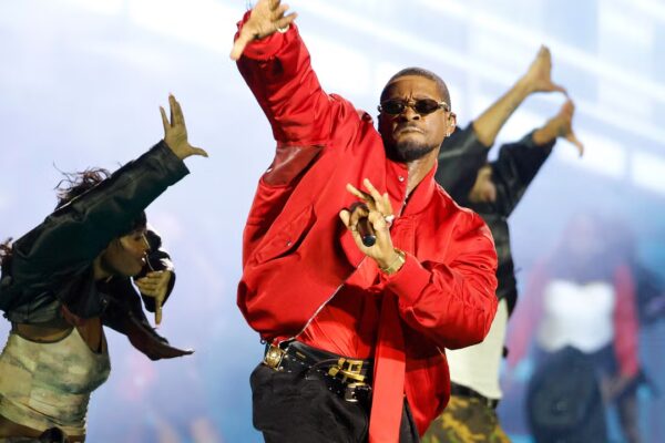 Usher aclara rumores sobre su presencia en el escenario tras dudas de sus fanáticos