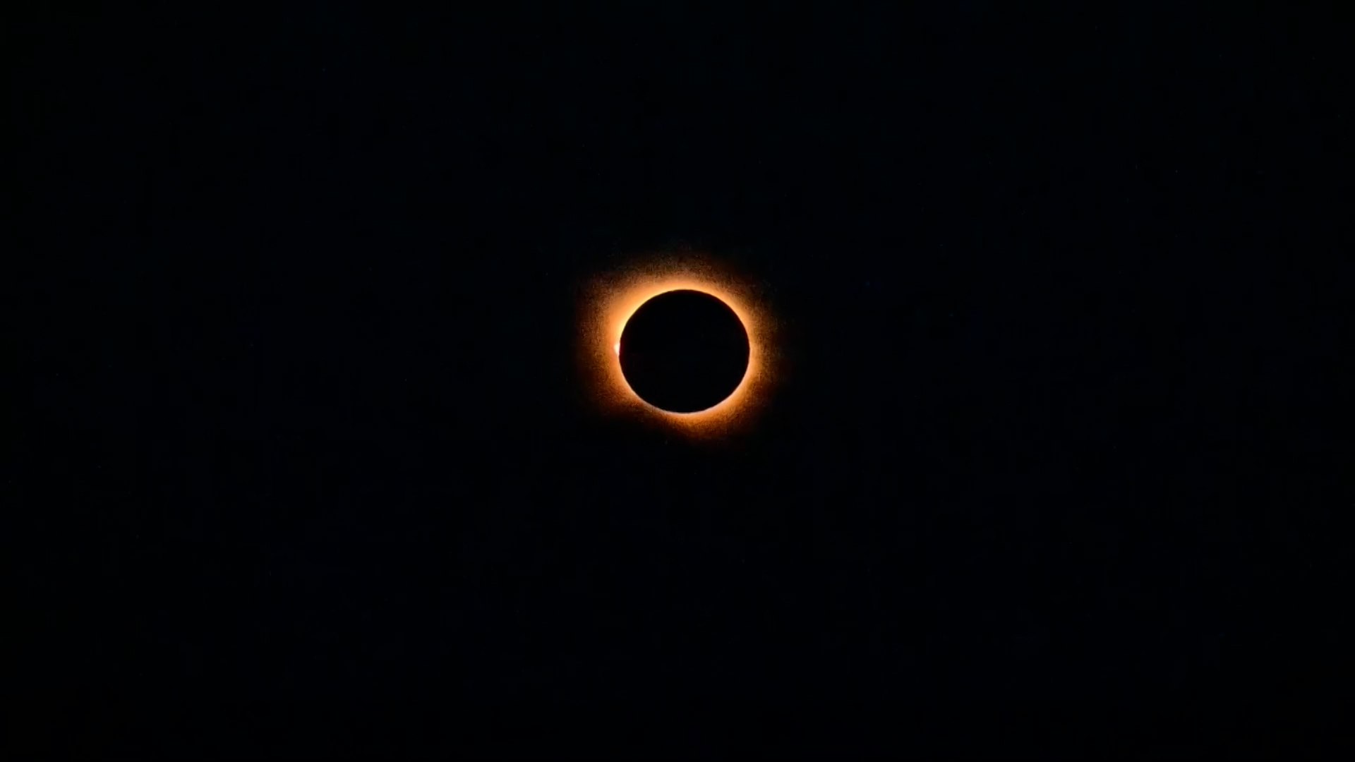 Astrónomos comparten sus experiencias del eclipse: "Es crucial contar historias como estas"