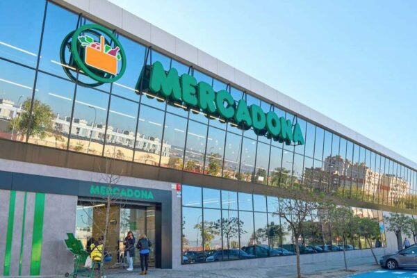 Más de 320 tiendas extienden su horario de atención durante agosto