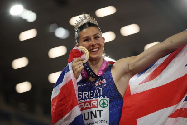 Hunt, campeona en 100m y 200m, expresa su ambición: "Aspiraciones totales"