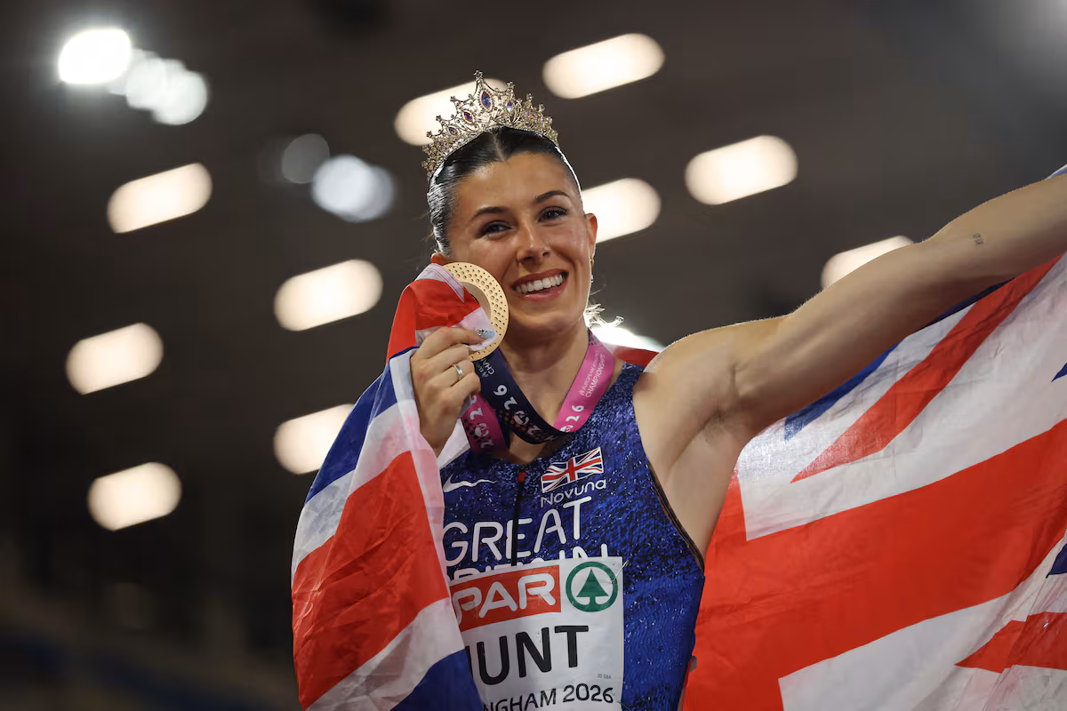 Hunt, campeona en 100m y 200m, expresa su ambición: "Aspiraciones totales"