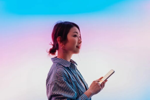 Ex-Empleado de Google Lanza ChatTJB, un Innovador Chatbot Humano
