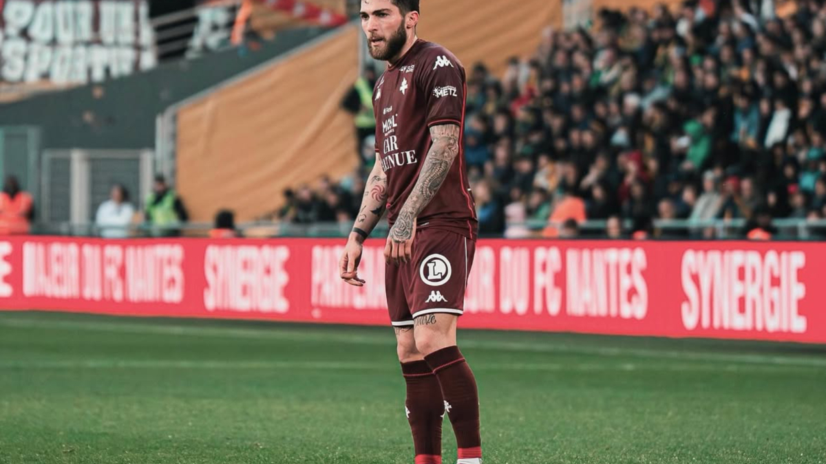 El Rayo Vallecano refuerza su plantilla con la incorporación de Giorgi Tsitaishvili