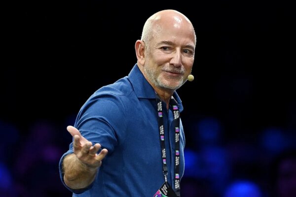 Jeff Bezos adquiere un 33% de las acciones del Liverpool por 1.930 millones de dólares