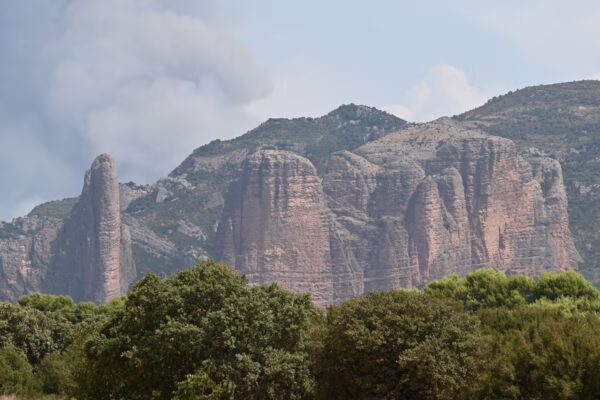 Un juez dicta prisión preventiva al acusado del incendio en Las Peñas de Riglos, Huesca
