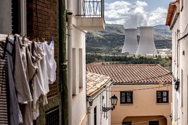 Ecologistas y sector de energías renovables cuestionan el cumplimiento del cierre de centrales nucleares tras la extensión de Almaraz