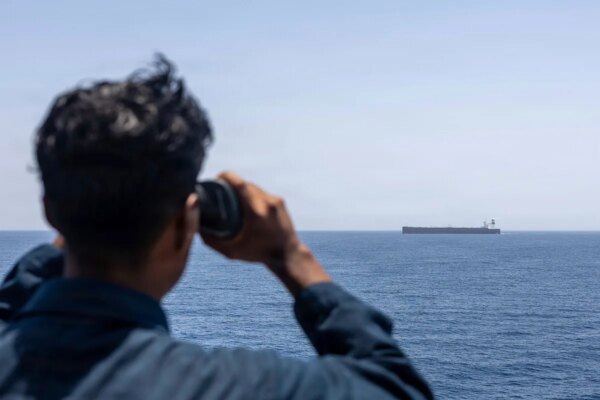 Irán replica a Trump: La conquista de Ormuz no se logra con tuits ni flotas militares