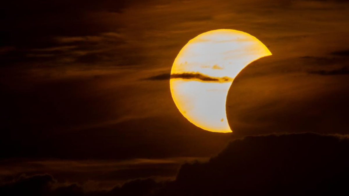 Captura del Eclipse Solar Total: Un Fascinante Timelapse desde la Redacción de MARCA en 60 Segundos