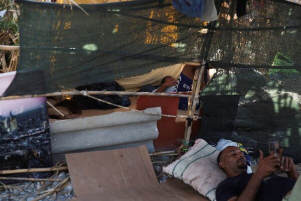 Ceuta recibe a 5.800 migrantes, asegura Sanidad que hospitales están operativos y sin colapso