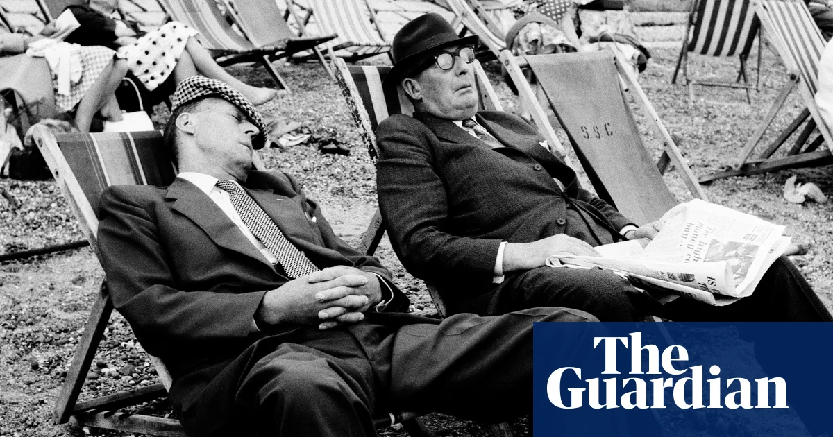 ¿Está el trabajo híbrido y los 'skiveday Fridays' arruinando el valor del fin de semana, que cumple 100 años?