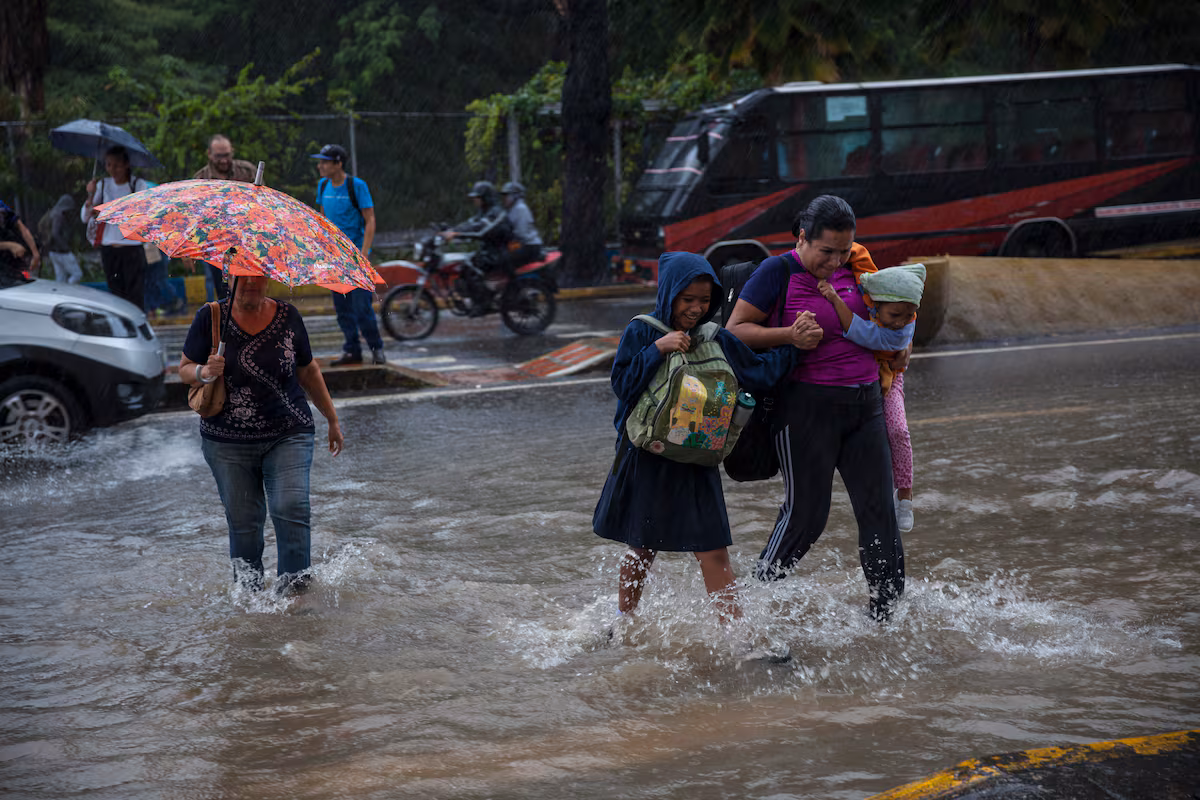 Inundaciones en Venezuela: tres fallecidos y severos daños tras fuertes lluvias