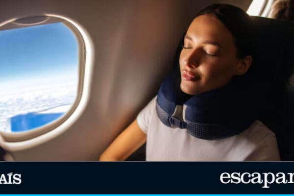 Descubre la almohada de viaje ajustable que cuida tu cuello en cada trayecto
