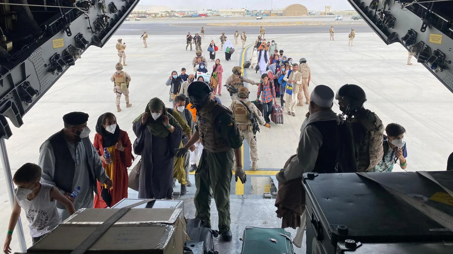 Cinco años de la evacuación en Afganistán: La Defensa destaca el compromiso y valentía de nuestros militares.