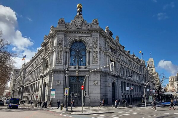 La deuda pública incrementa un 4,2% en junio, moderándose su relación con el PIB al 101,5%