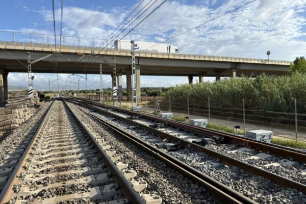 La CNMC otorga un plazo de tres meses a Adif para optimizar el uso de las vías de carga.