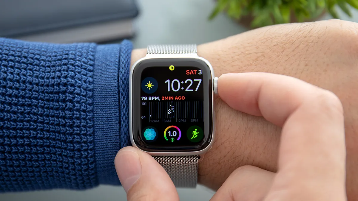 El renacer de los relojes cuadrados analógicos en la era de los smartwatches